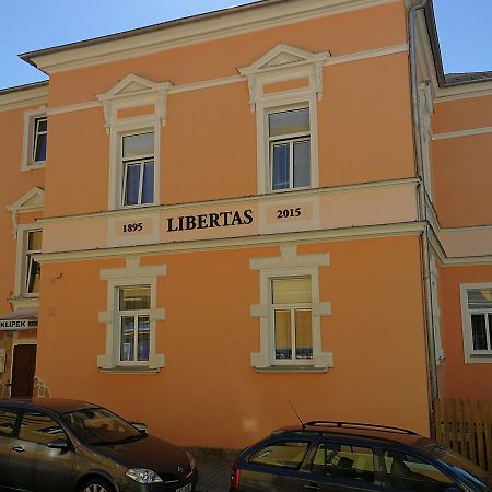 Penzion Libertas Mariánské Lázně Exteriör bild